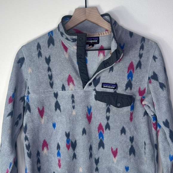 Patagonia Tops - Patagonia Synchilla‎ Snap Collar Gray Print Fleece Pullover Women’s Size Medium